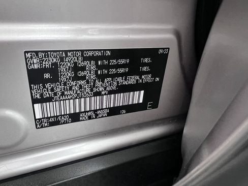 Used 2023 Toyota Venza Limited AWD/4WD image 25
