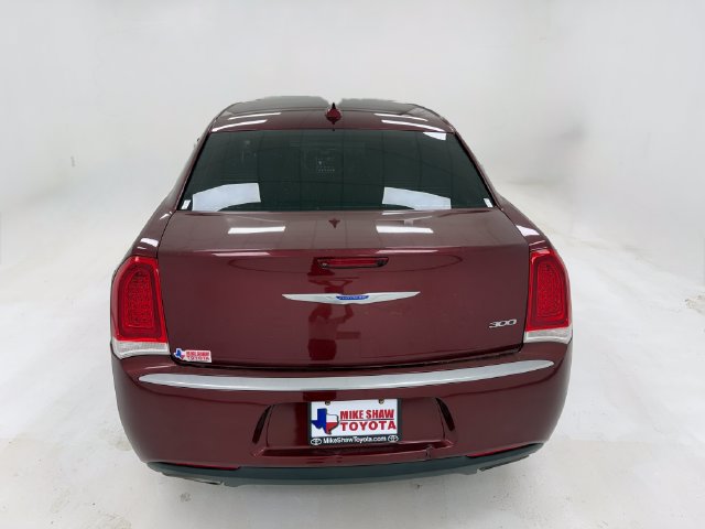 Used 2019 Chrysler 300 Touring L w/ Quick Order Package 22F RWD image 19