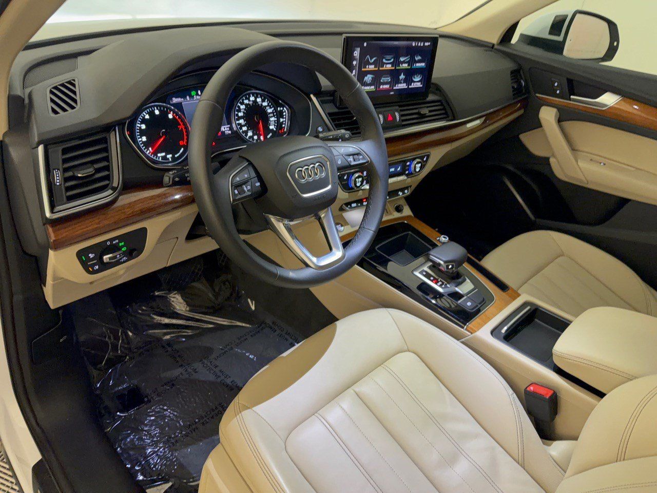 Used 2021 Audi Q5 2.0T Premium w/ Convenience Package AWD/4WD image 4