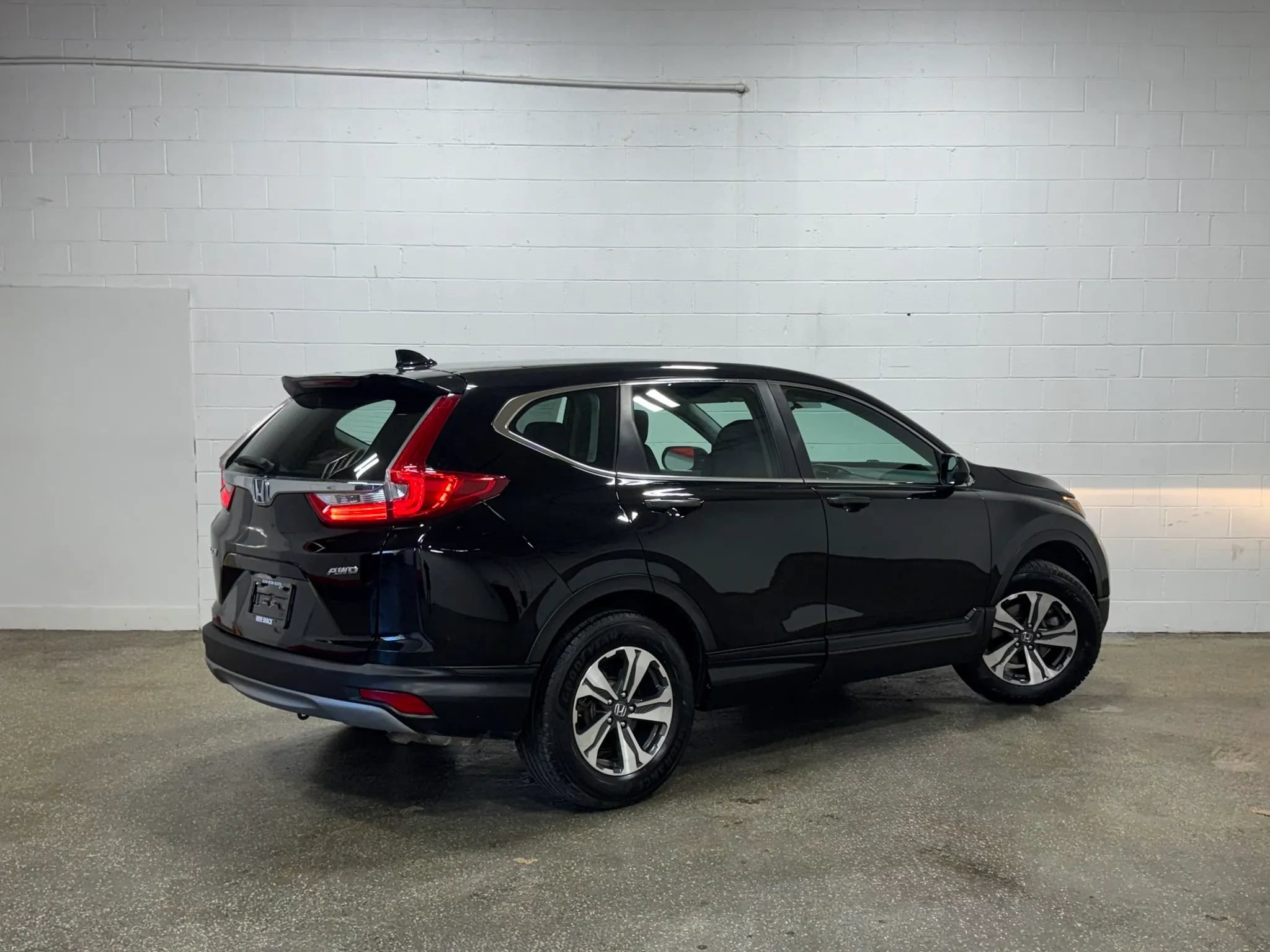 Used 2017 Honda CR-V LX image 3