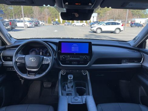 Used 2024 Toyota Grand Highlander Limited image 8