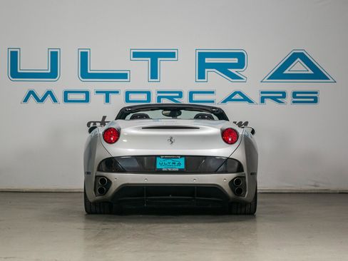 Used 2012 Ferrari California image 17