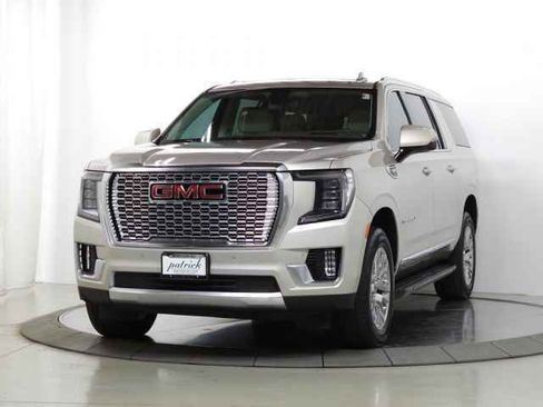 Used 2021 GMC Yukon XL Denali AWD/4WD image 3