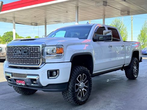 Used 2019 GMC Sierra 2500 Denali w/ Duramax Plus Package image 6