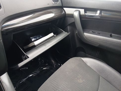 Used 2012 Kia Sorento EX FWD image 22