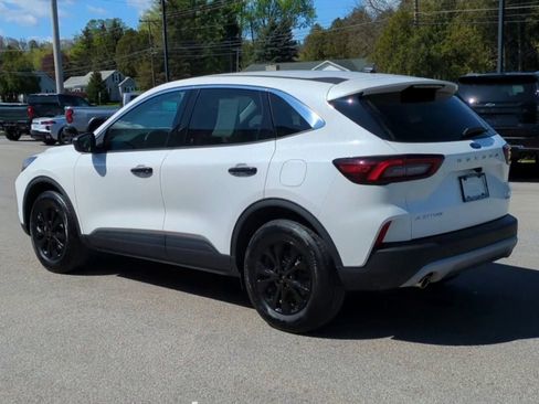 Used 2023 Ford Escape Active w/ Tech Pack #1 AWD/4WD image 6