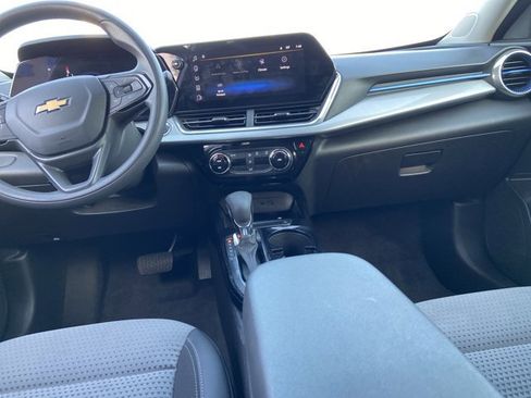 Used 2024 Chevrolet Trax LT image 15
