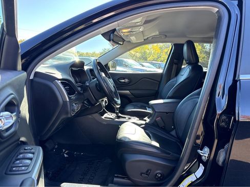 Used 2020 Jeep Cherokee Limited image 11