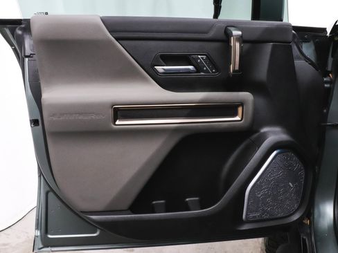 Used 2024 GMC Hummer EV 3X image 12