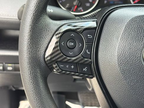 Used 2022 Toyota RAV4 LE FWD image 22