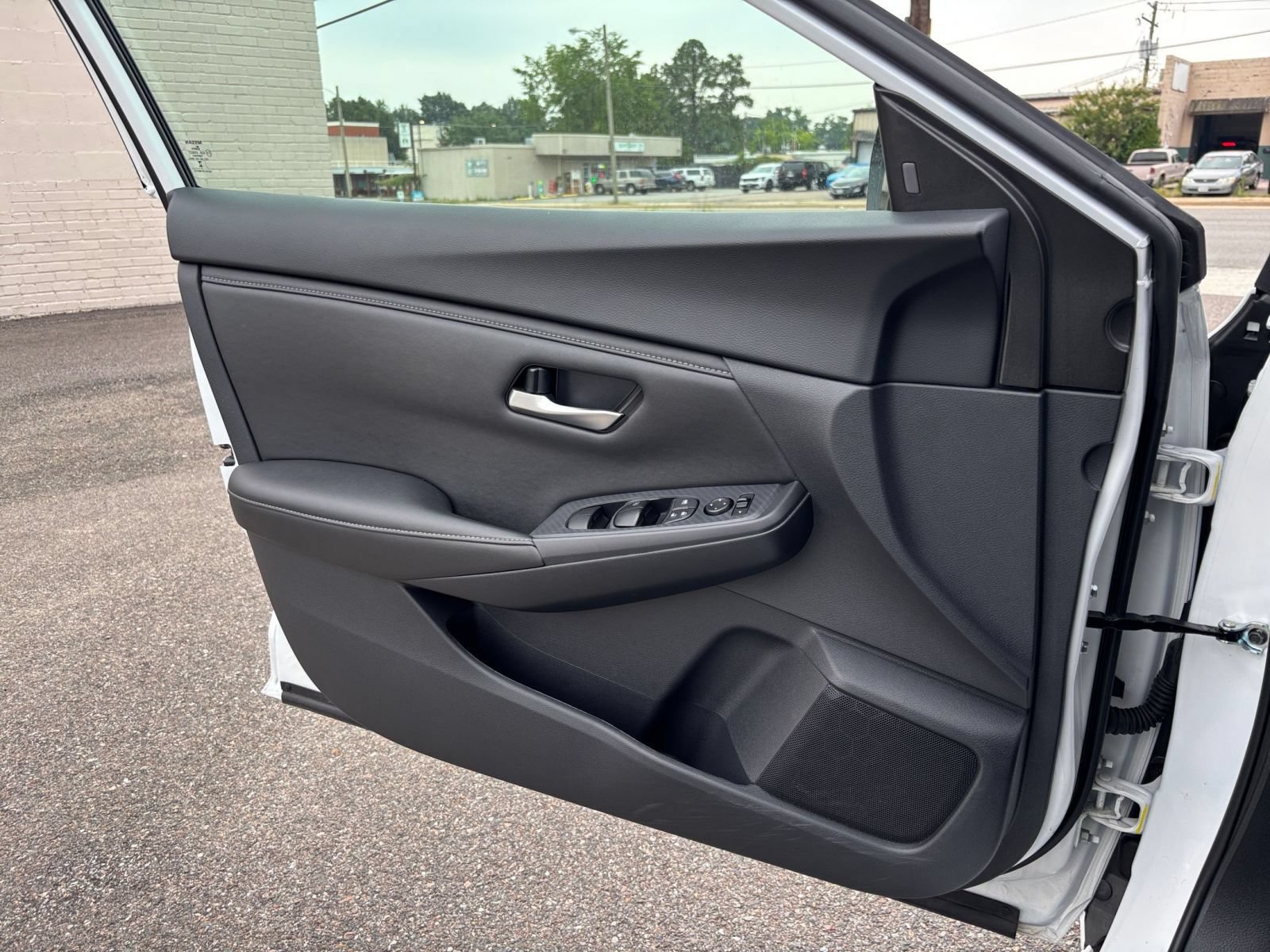 Used 2025 Nissan Sentra SV FWD image 18