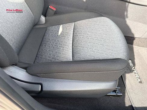 Used 2026 Nissan Sentra SV w/ SV Convenience Package FWD image 10