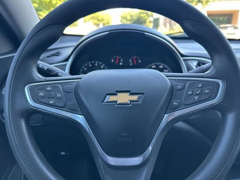 Used 2022 Chevrolet Malibu LT FWD image 19