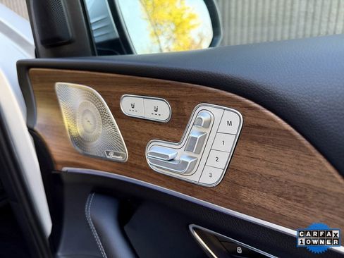 Used 2021 Mercedes-Benz GLS 580 4MATIC image 35