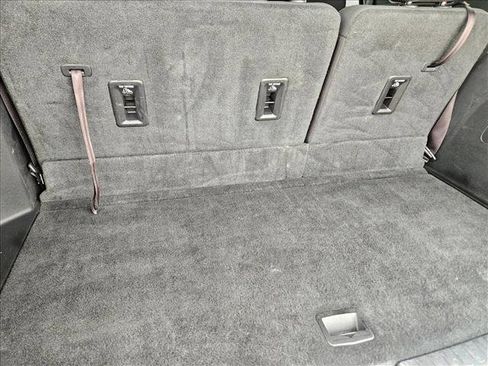 Used 2025 Chevrolet Traverse LT image 6