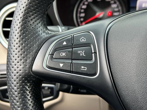 Used 2019 Mercedes-Benz GLC 300 4MATIC image 30