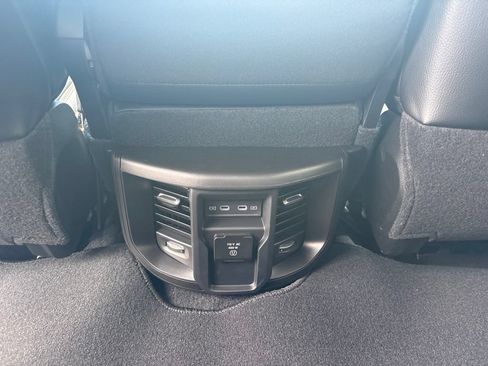 New 2026 RAM 2500 Laramie AWD/4WD image 34