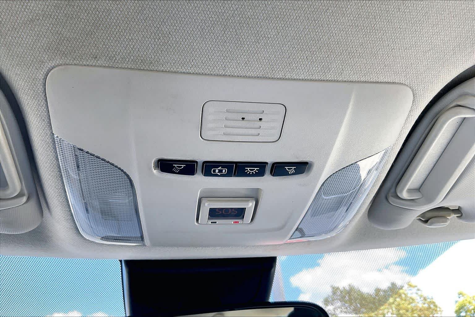Used 2020 Toyota Corolla LE FWD image 30