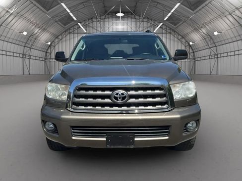 Used 2012 Toyota Sequoia SR5 image 2