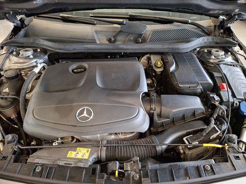 Used 2017 Mercedes-Benz GLA 250 4MATIC image 29