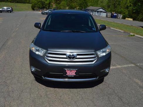 Used 2012 Toyota Highlander Limited w/ Tow Pkg AWD/4WD image 9