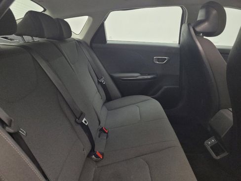 Used 2025 Kia K4 FWD image 19