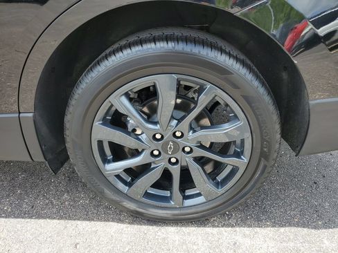 Used 2023 Chevrolet Equinox RS w/ LPO, Floor Liner Package AWD/4WD image 31