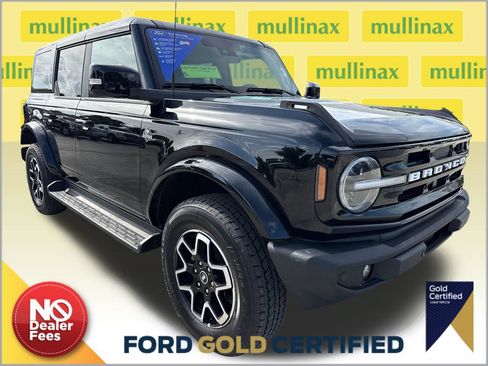 Used 2025 Ford Bronco Outer Banks AWD/4WD image 1