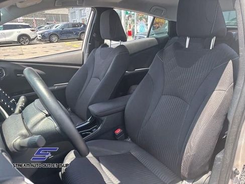Used 2022 Toyota Prius Prime LE image 24