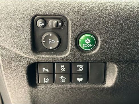 Used 2025 Honda Ridgeline TrailSport image 9