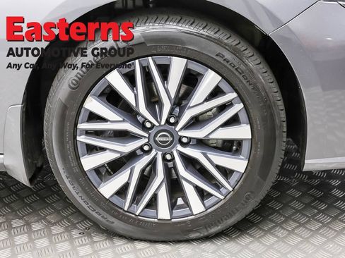 Used 2024 Nissan Altima 2.5 SV w/ SV Premium Package AWD/4WD image 29
