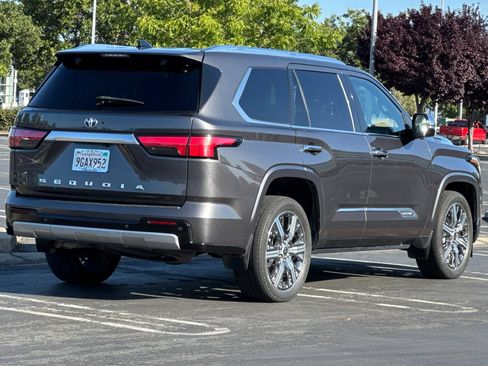 Used 2023 Toyota Sequoia Capstone AWD/4WD image 4
