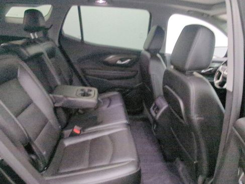 Used 2022 GMC Terrain SLT w/ Tech Package FWD image 33