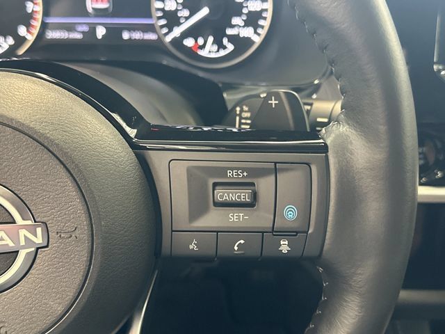 Used 2025 Nissan Pathfinder SL AWD/4WD image 35