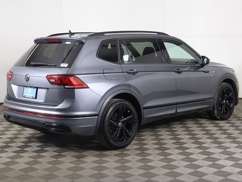 Used 2023 Volkswagen Tiguan SE R-Line image 11