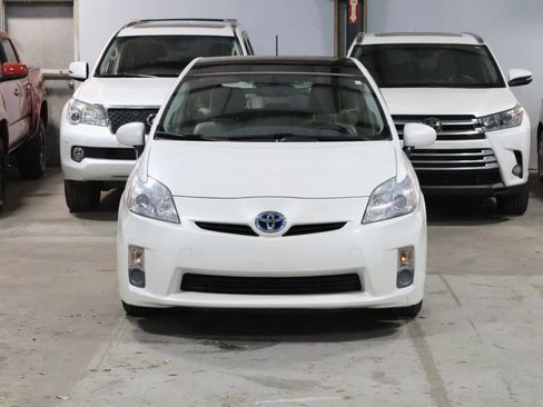 Used 2010 Toyota Prius Five FWD image 2