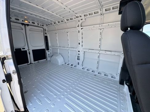 New 2025 RAM ProMaster 3500 w/ Safety Group FWD image 19