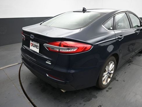 Used 2020 Ford Fusion SE FWD image 14