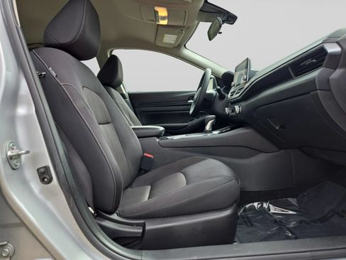 Used 2024 Nissan Altima 2.5 SV FWD image 33