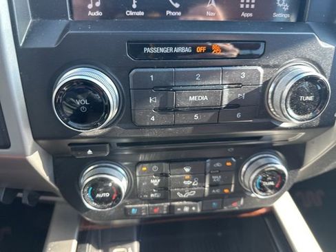 Used 2018 Ford F150 King Ranch image 23