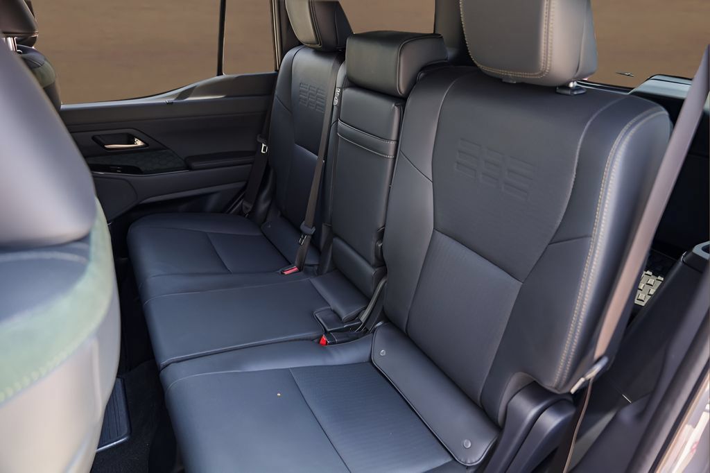 Used 2024 Lexus GX 550 AWD/4WD image 23