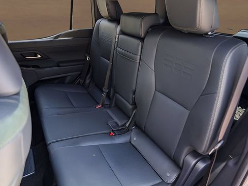 Used 2024 Lexus GX 550 AWD/4WD image 23