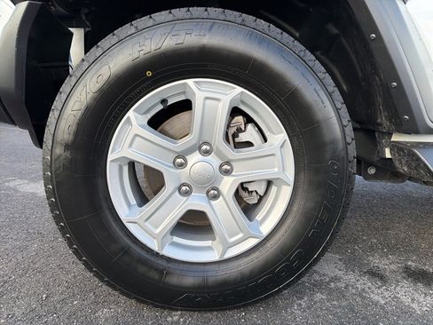 Used 2022 Jeep Wrangler Unlimited Sport w/ Sun And Sound Package image 15