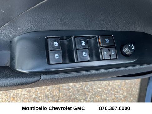 Used 2018 Toyota Camry LE image 10