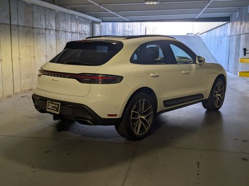 Used 2023 Porsche Macan image 11