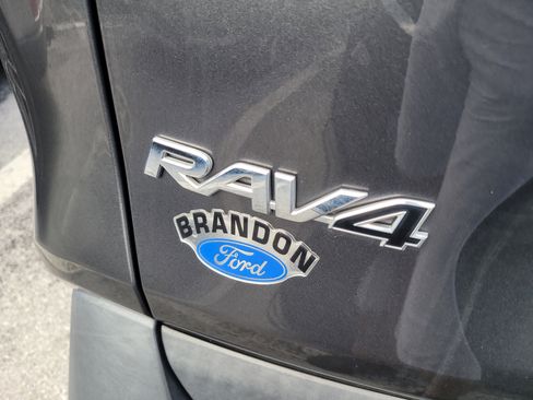 Used 2021 Toyota RAV4 XLE Premium FWD image 11
