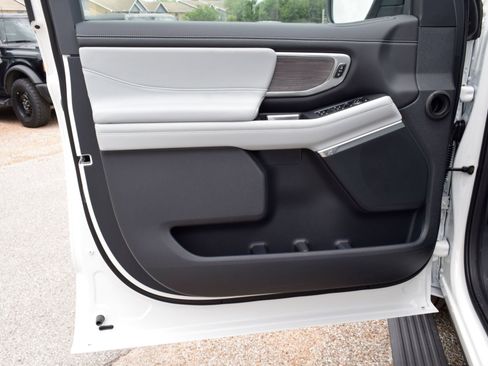 New 2026 Ford Expedition Max Platinum AWD/4WD image 19