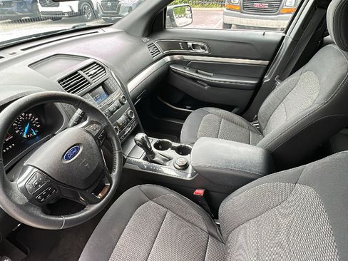 Used 2018 Ford Explorer XLT AWD/4WD image 22