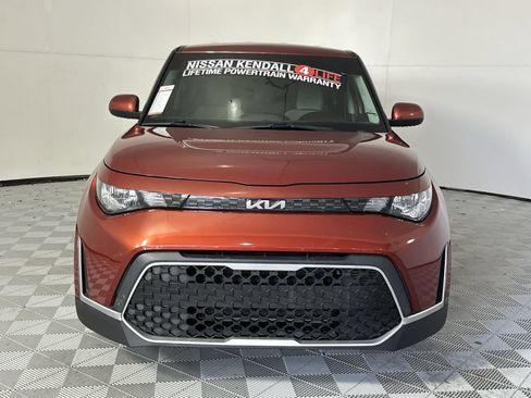 Used 2023 Kia Soul LX FWD image 3