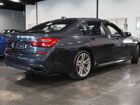 Used 2019 BMW 750i xDrive w/ Executive Package AWD/4WD image 6